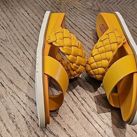 Wedge braided sandal yellow 8.5 NWOT Mia - Picture 4 of 9